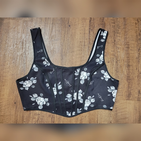 FREE W BUNDLE Shein X Karol Dias cropped tank top - Picture 1 of 11